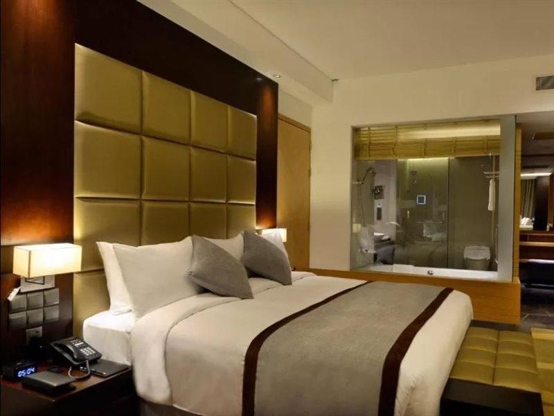 Radisson Blu Chattogram Bay View チッタゴン エクステリア 写真