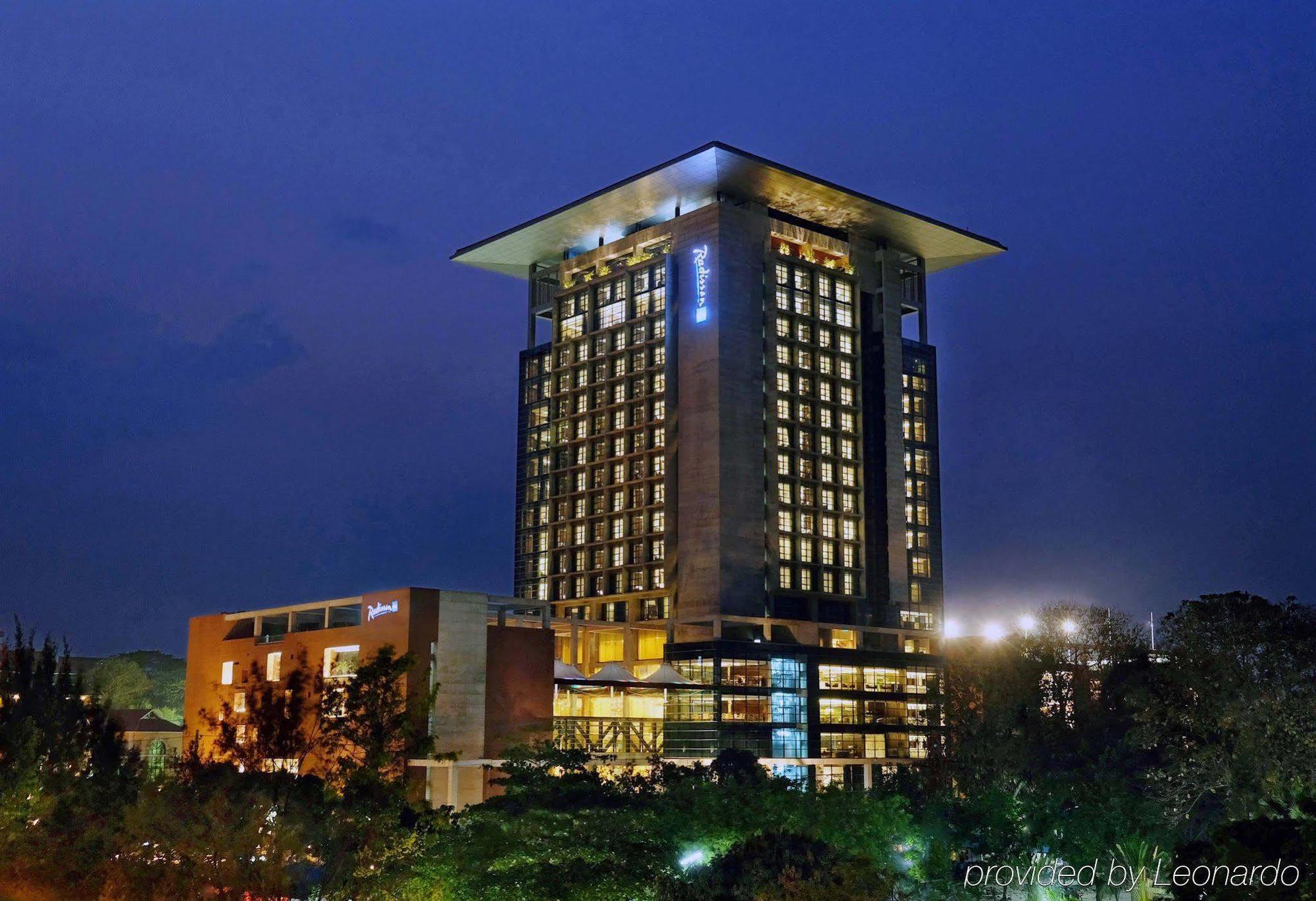 Radisson Blu Chattogram Bay View チッタゴン エクステリア 写真