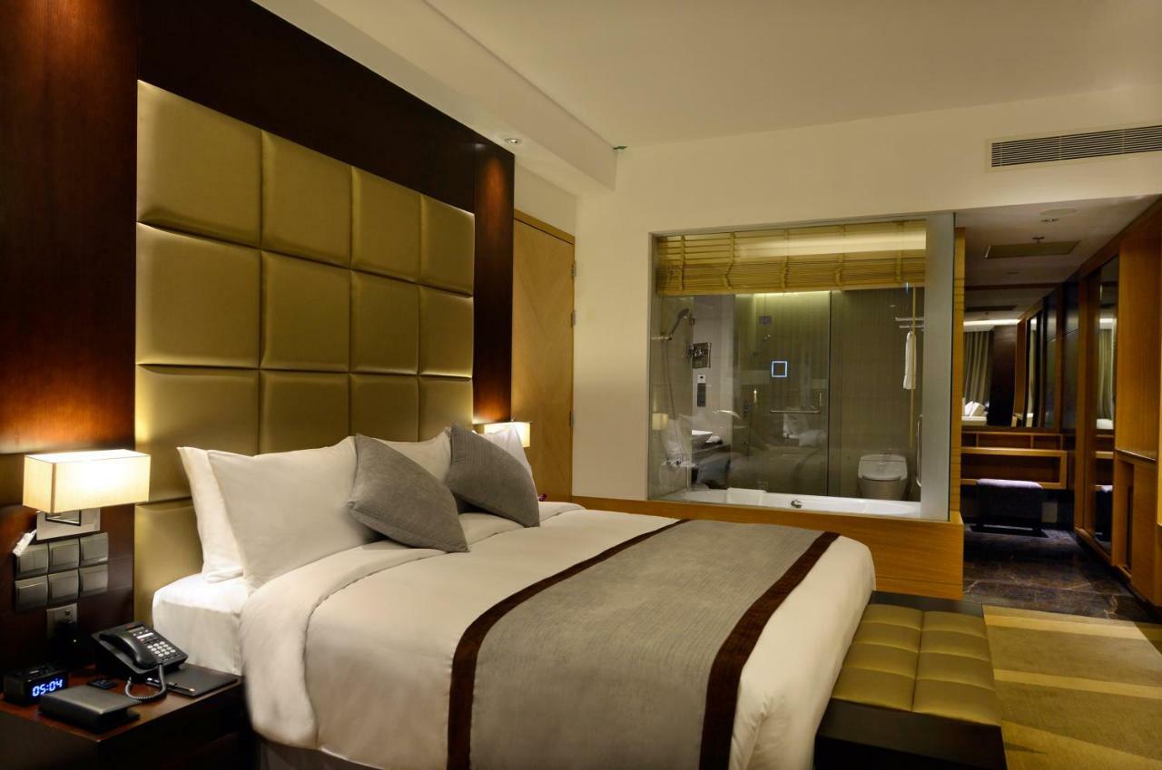 Radisson Blu Chattogram Bay View チッタゴン エクステリア 写真
